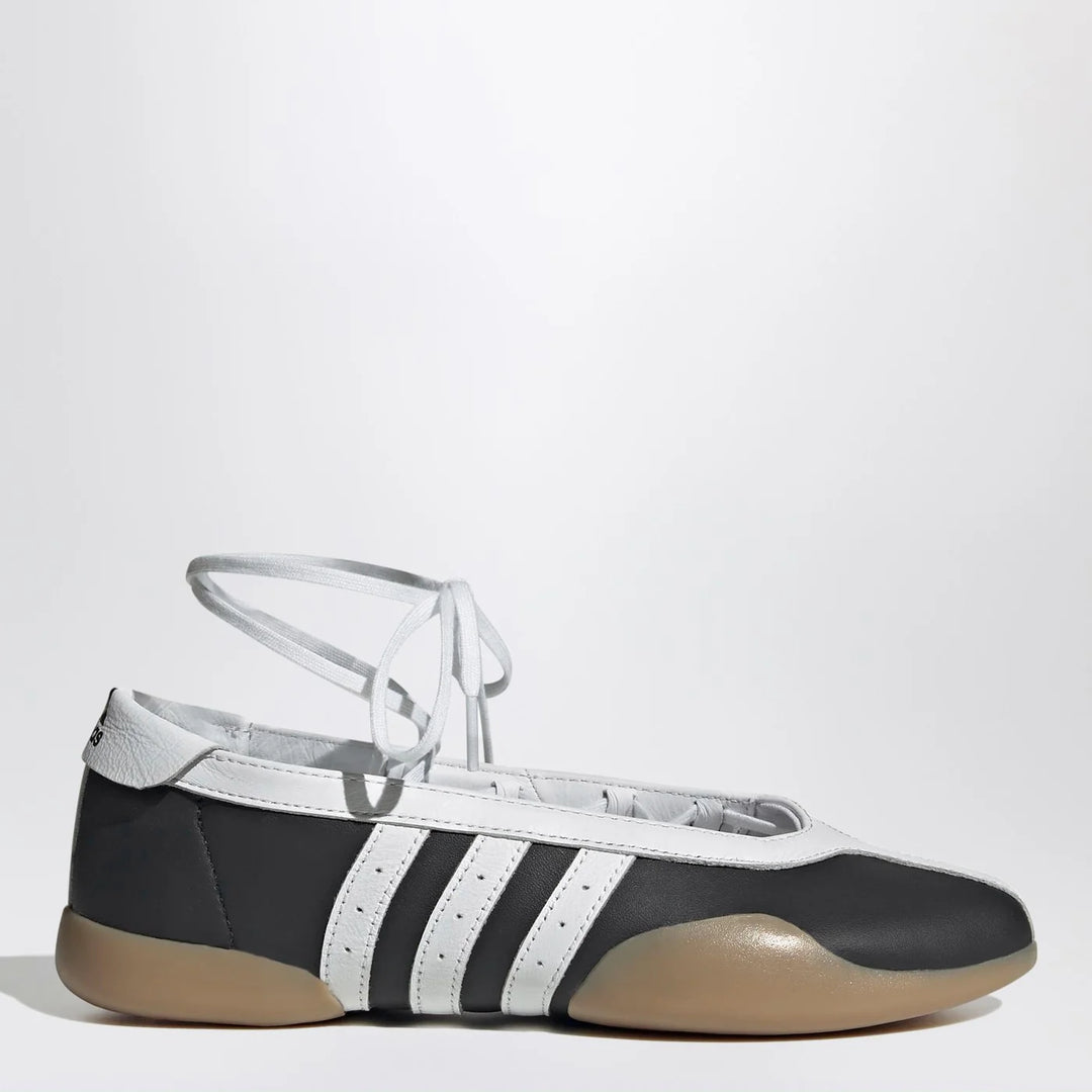 adidas Originals - Mei Core Black/Cloud White/Gum Taekwondo trainers