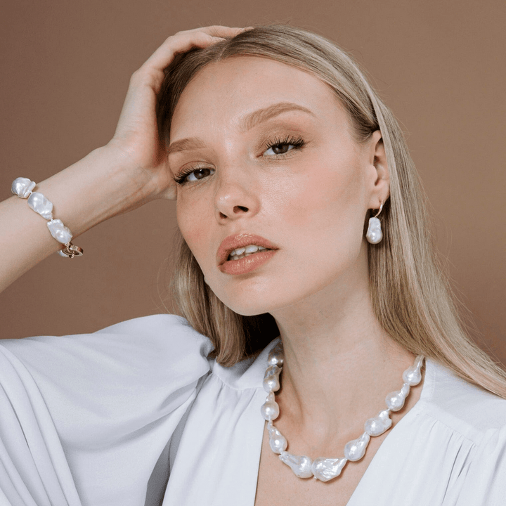 Ikecho Pearl Earrings Alessia Huggies Alessia Huggies Brand